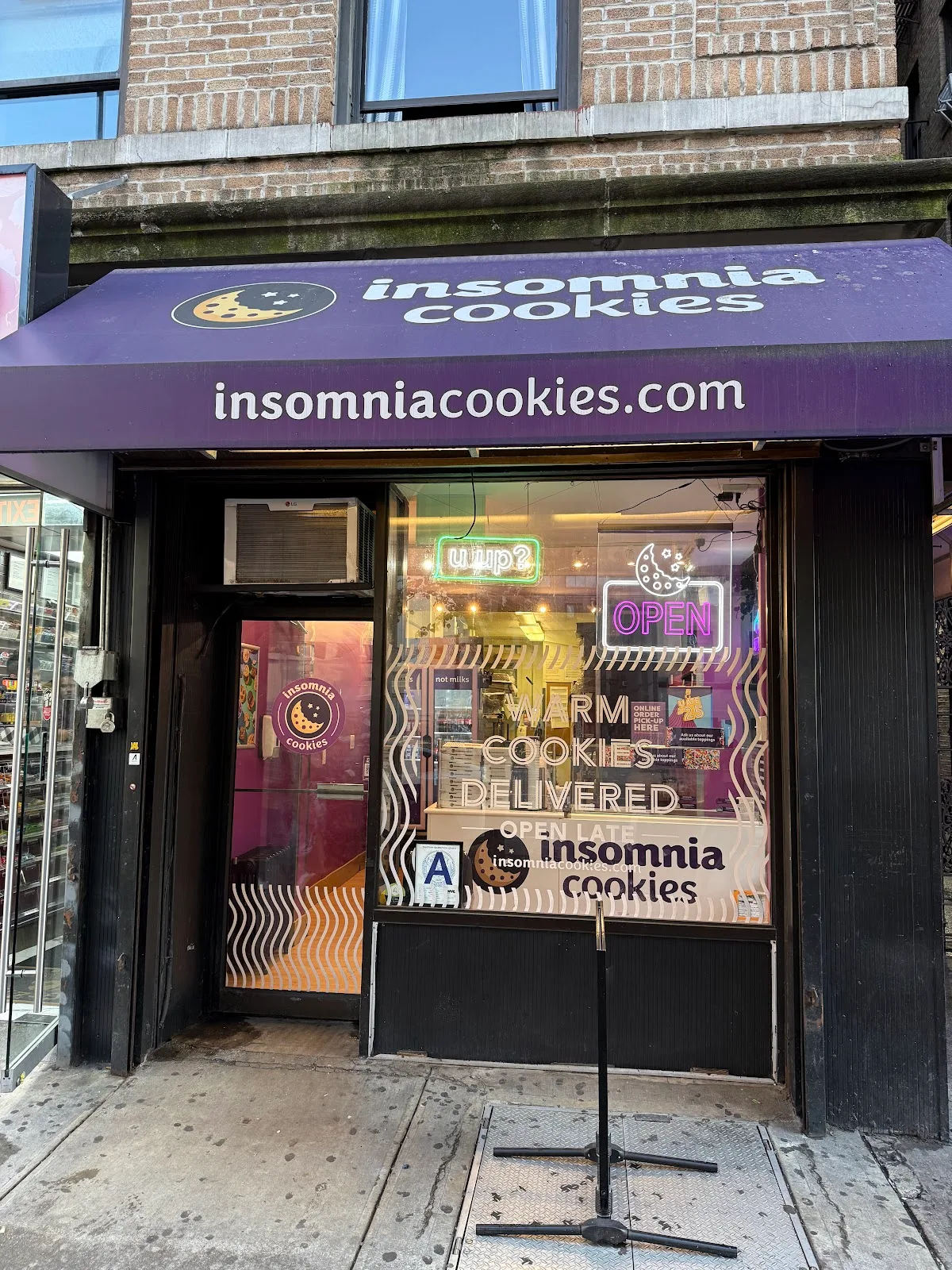 Insomnia Cookies