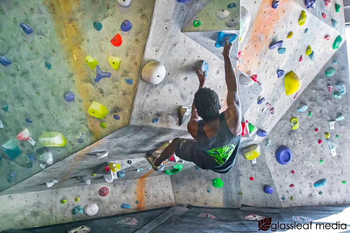 Hangar 18 Indoor Climbing Gym - Long Beach