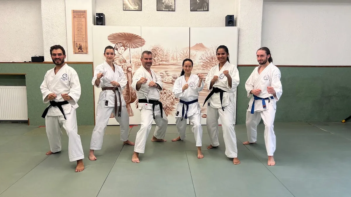 Room Fitness Paris 18 - Forme 18 Room Fitness Paris 18 - Santé-Karaté Jka -Judo