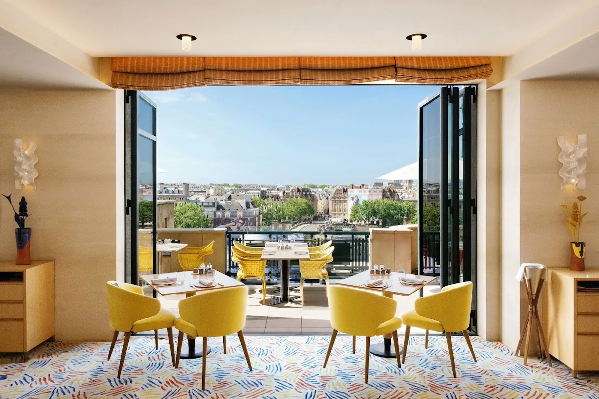 Le Tout-Paris
