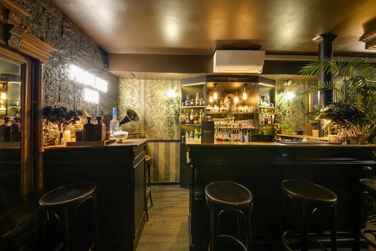 Moonlight Bar