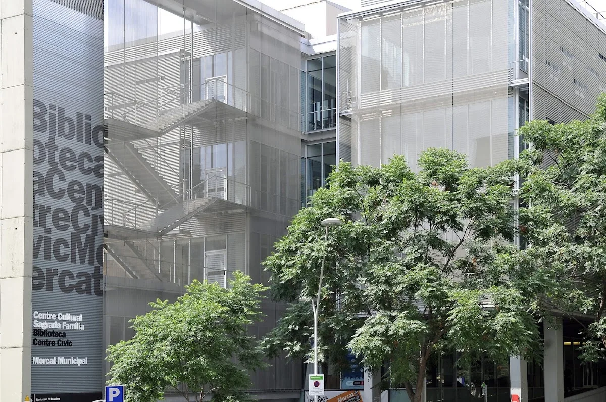 Sagrada Familia Public Library