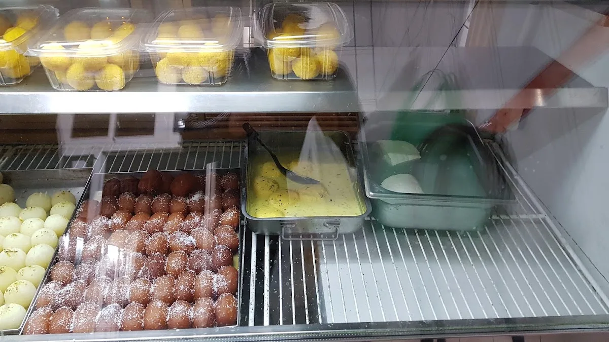 Delhi Sweets Restaurant & Pizzeria