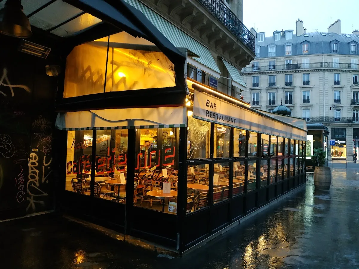 CAFE DES HALLES
