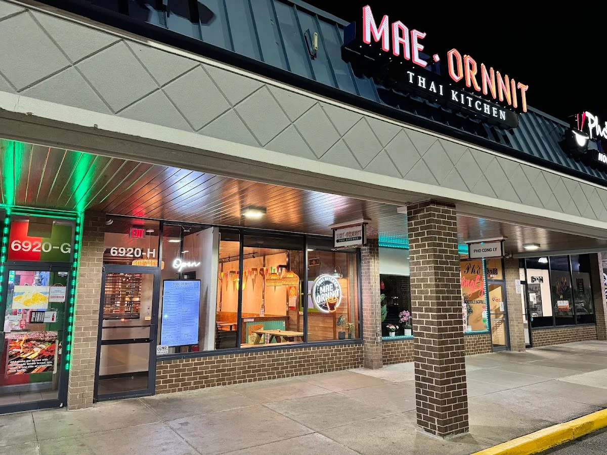 Mae Ornnit Thai Kitchen