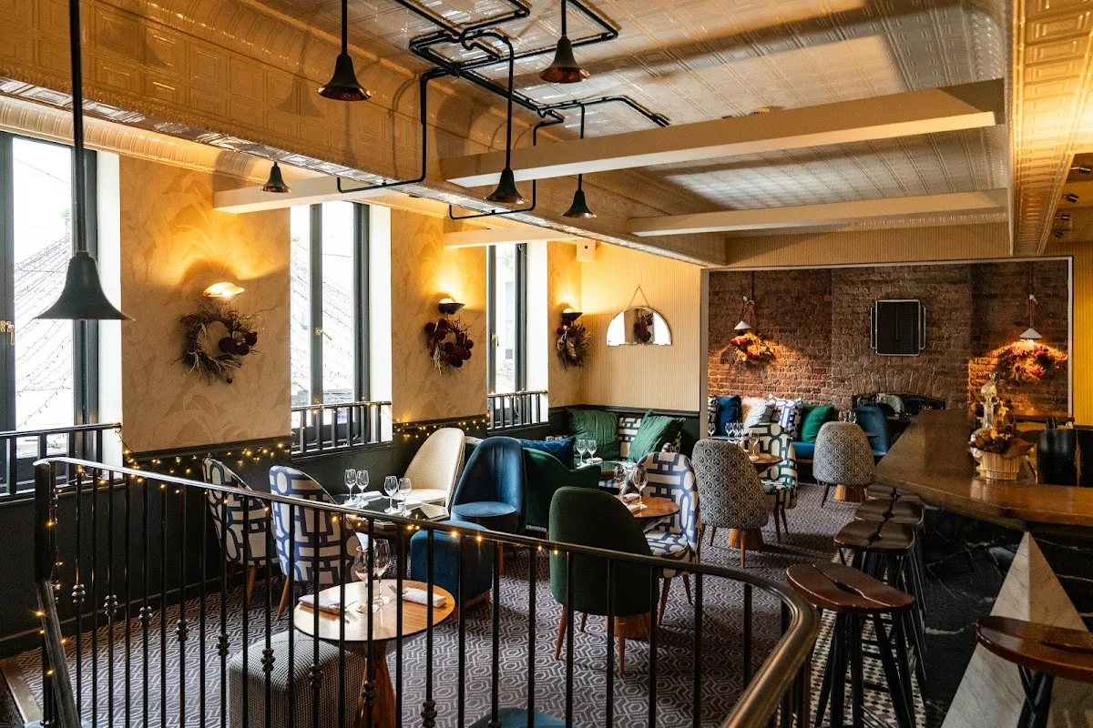 La Compagnie, Neal’s Yard