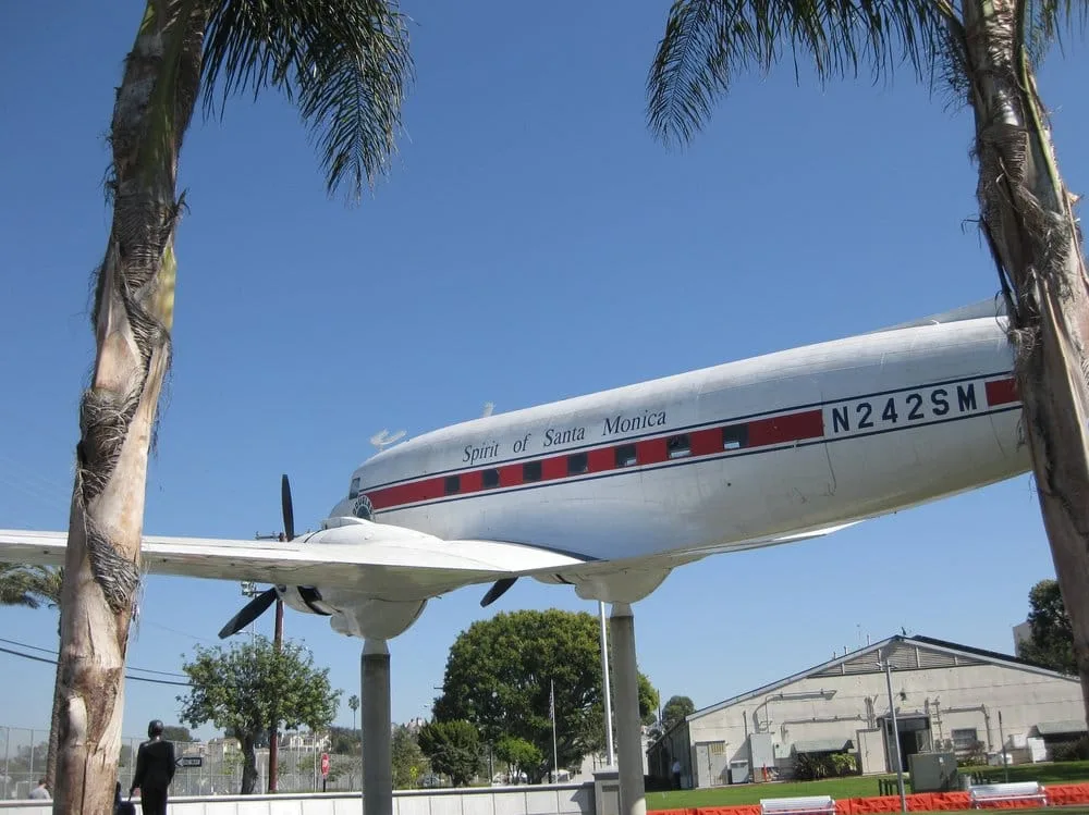 Douglas DC-3