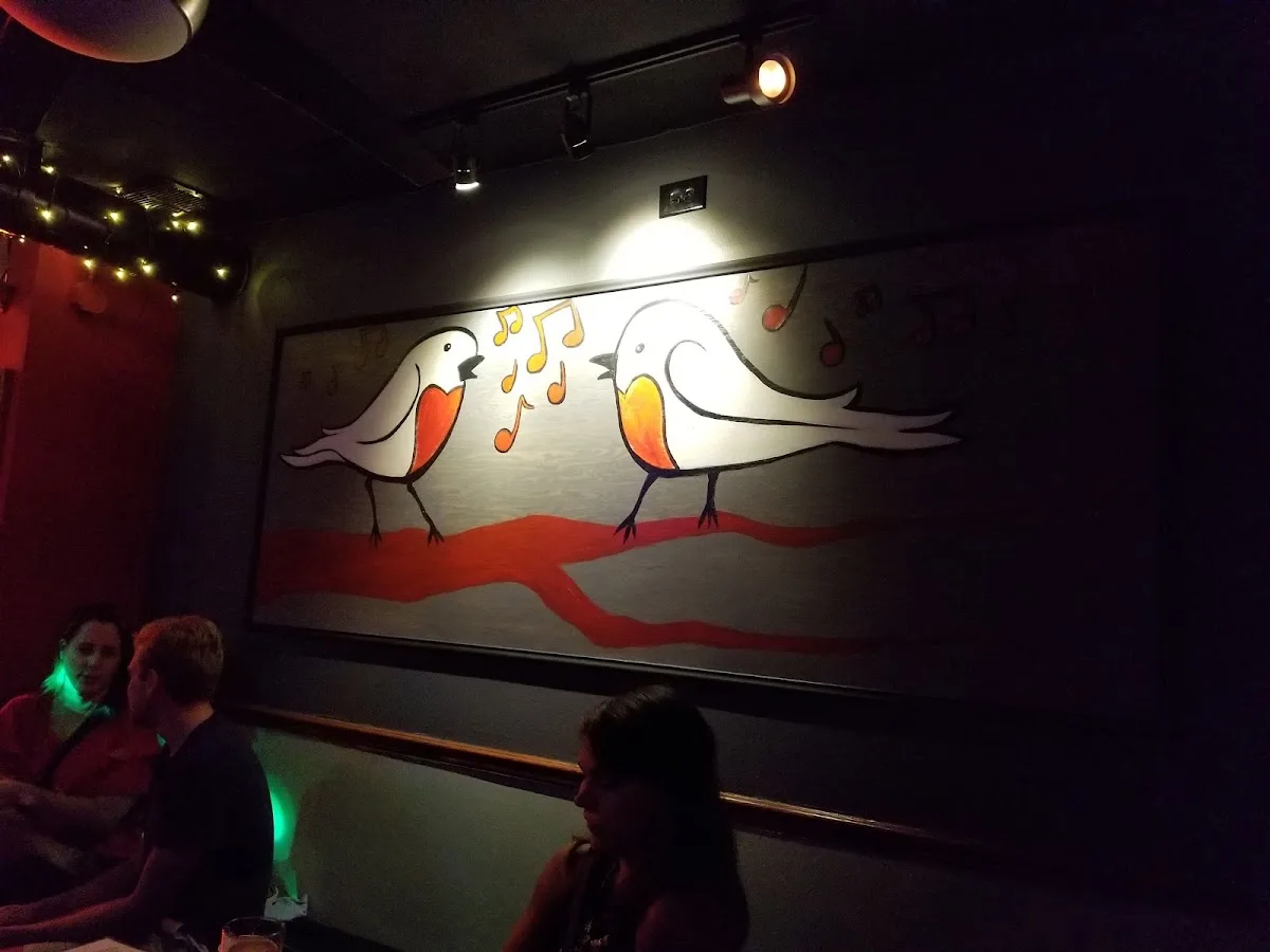 Louie's Pub