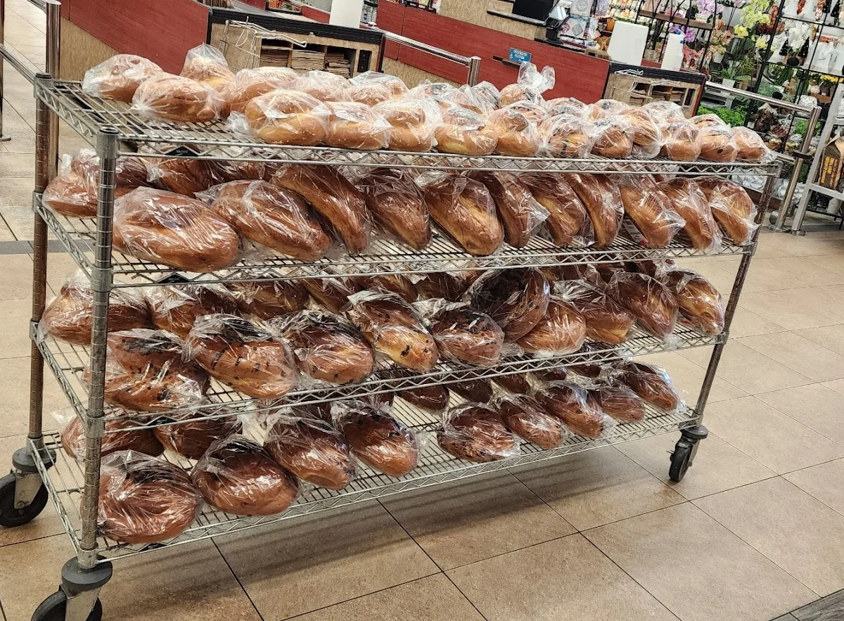 Mamolo's Fine Pastries