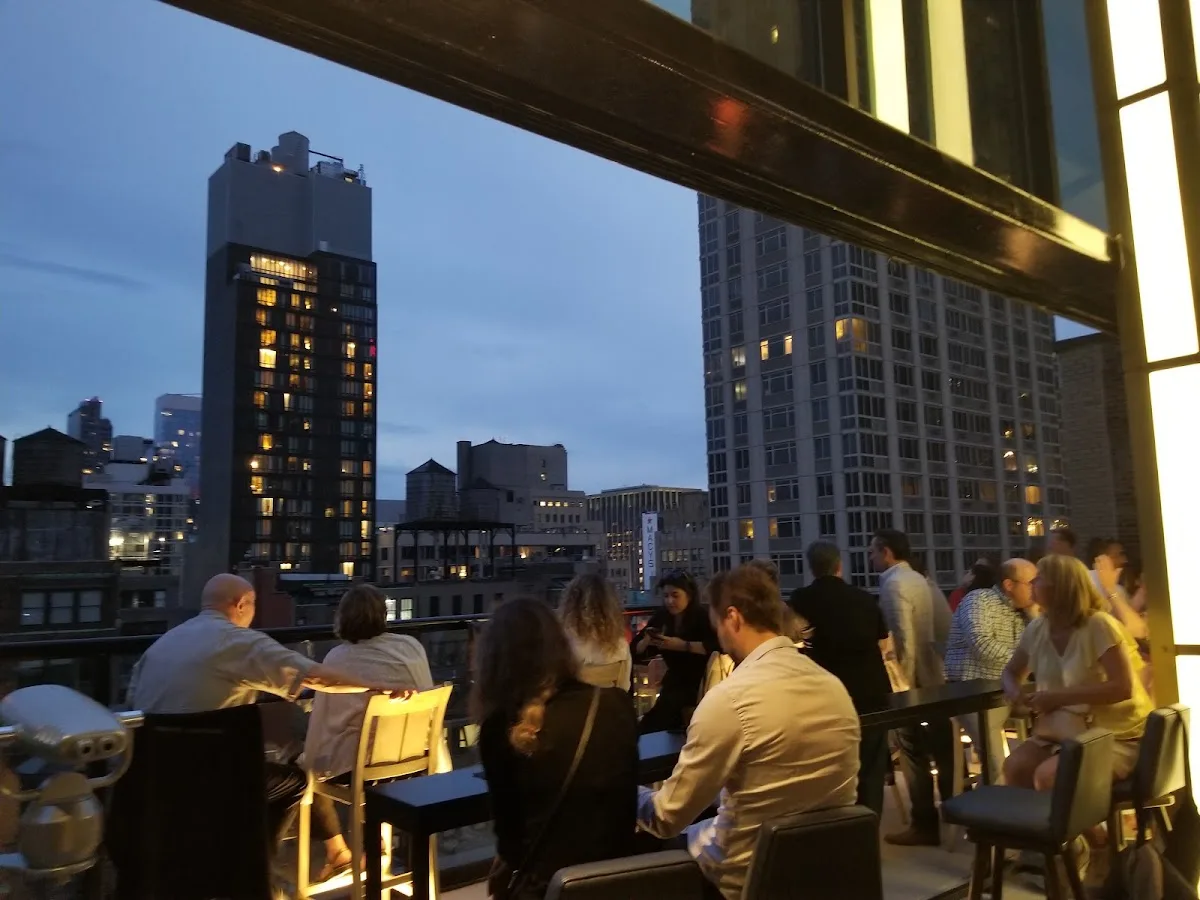 SkyLawn Bar