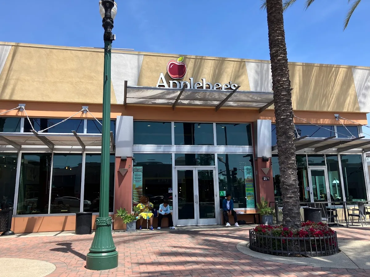 Applebee's Grill + Bar