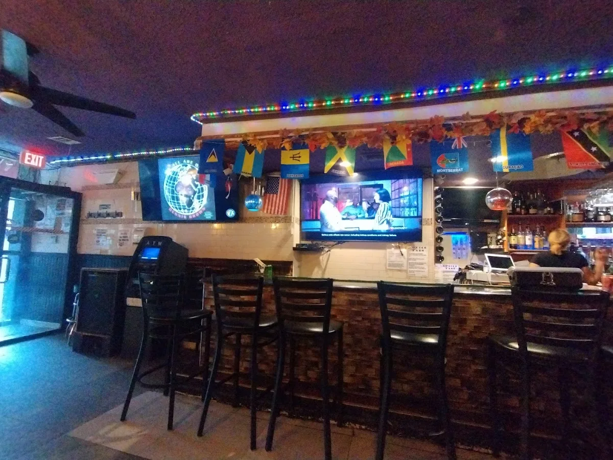 Robert's Lounge