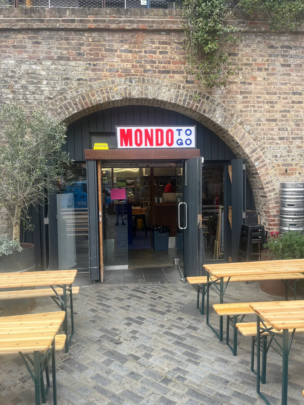 MONDO TO GO
