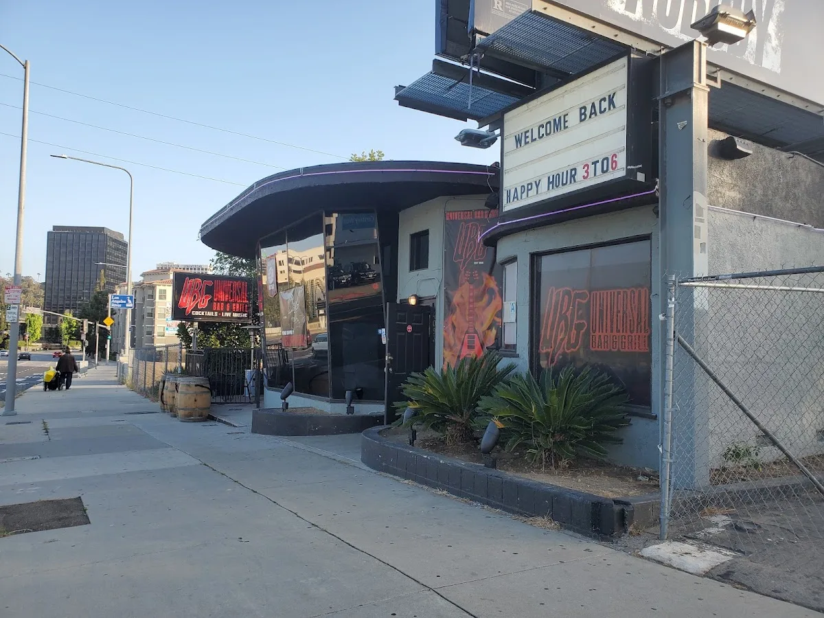 Universal Bar and Grill