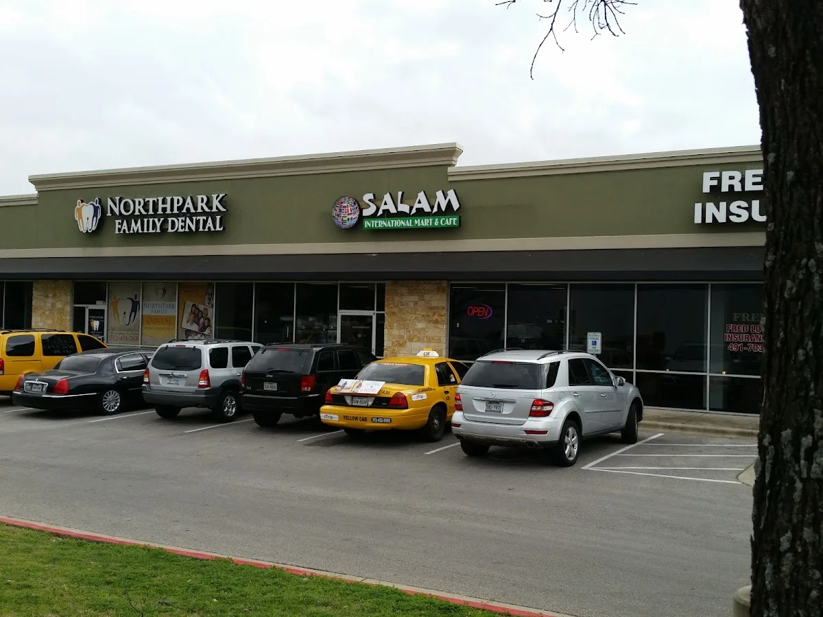 Salam International Mart & Cafe