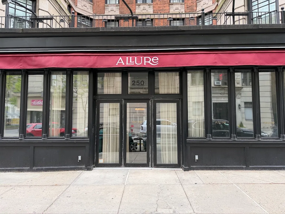Allure Restaurant and Lounge