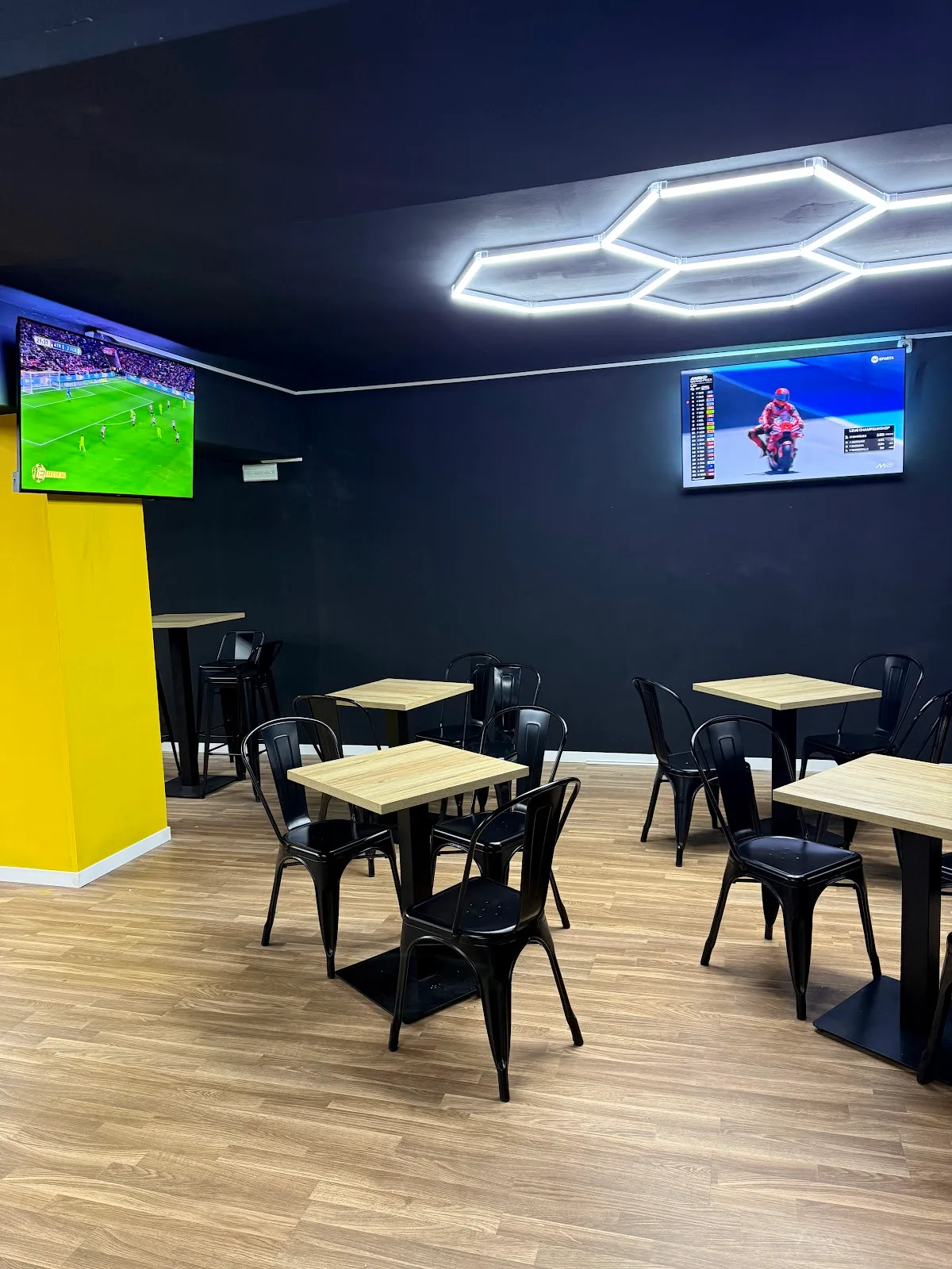 Carambola sport bar