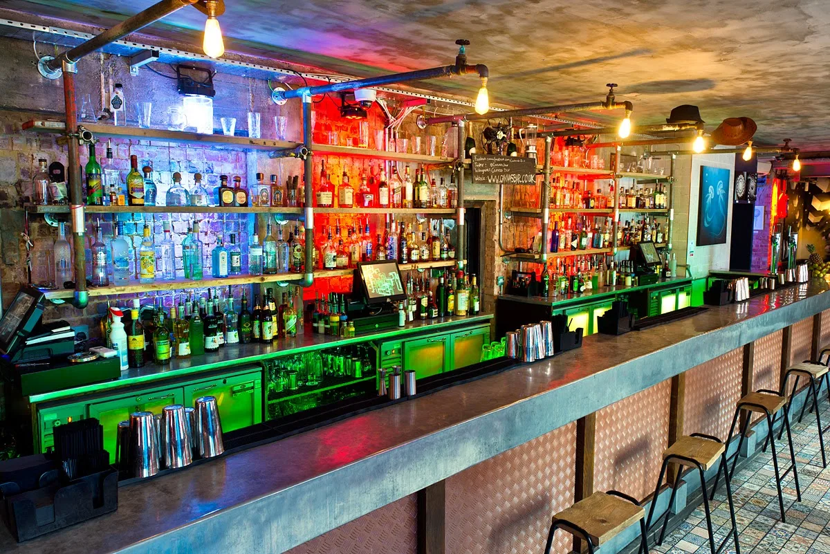 Canvas Bar