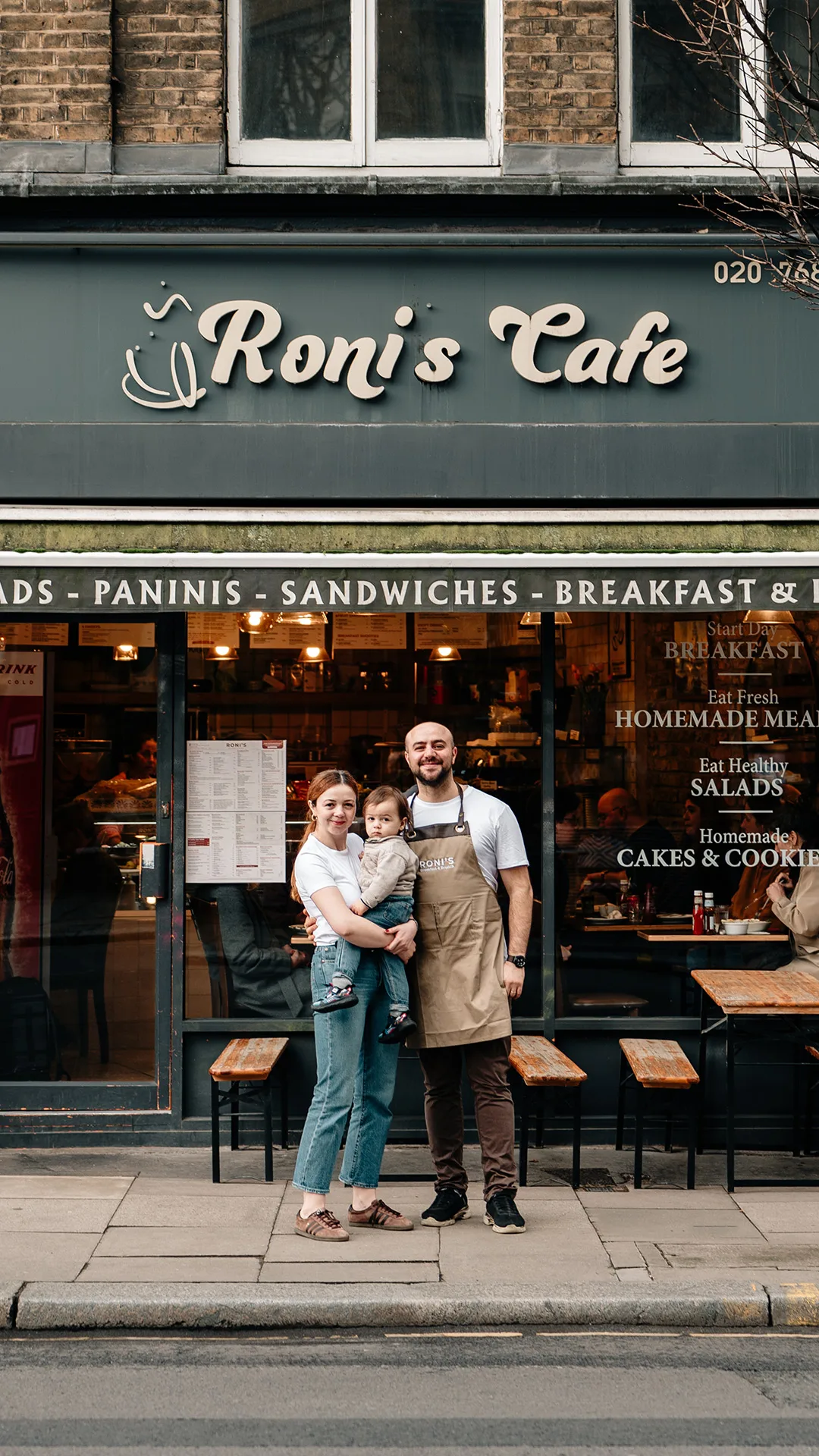 Roni's Cafe