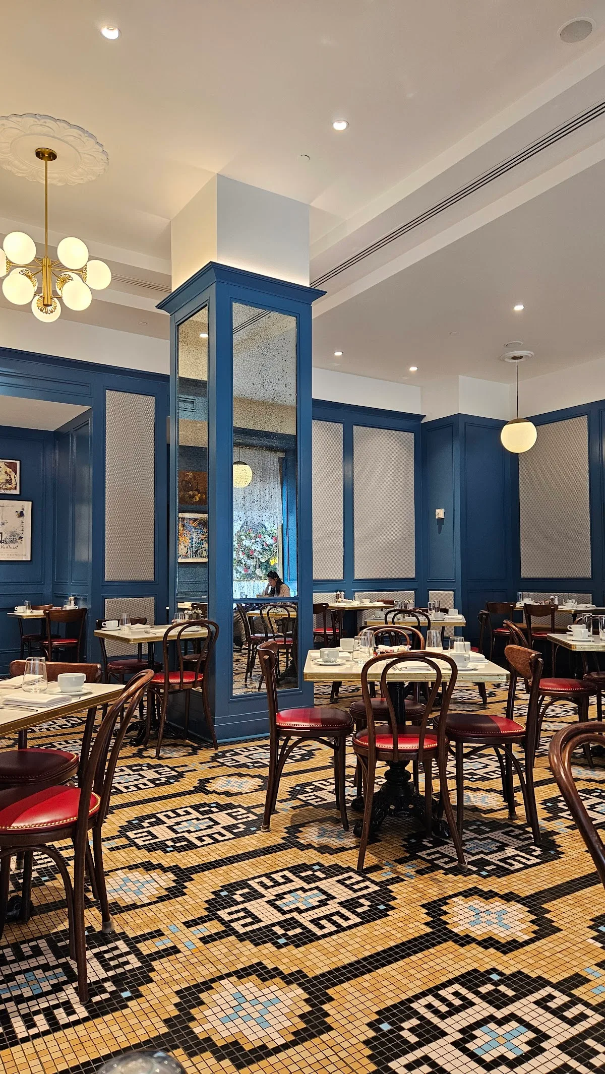 Opaline Bar and Brasserie