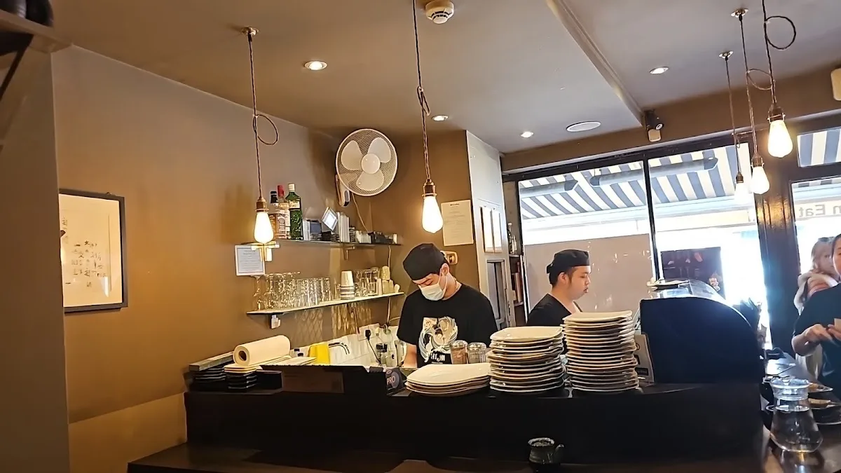 Sushi Eatery