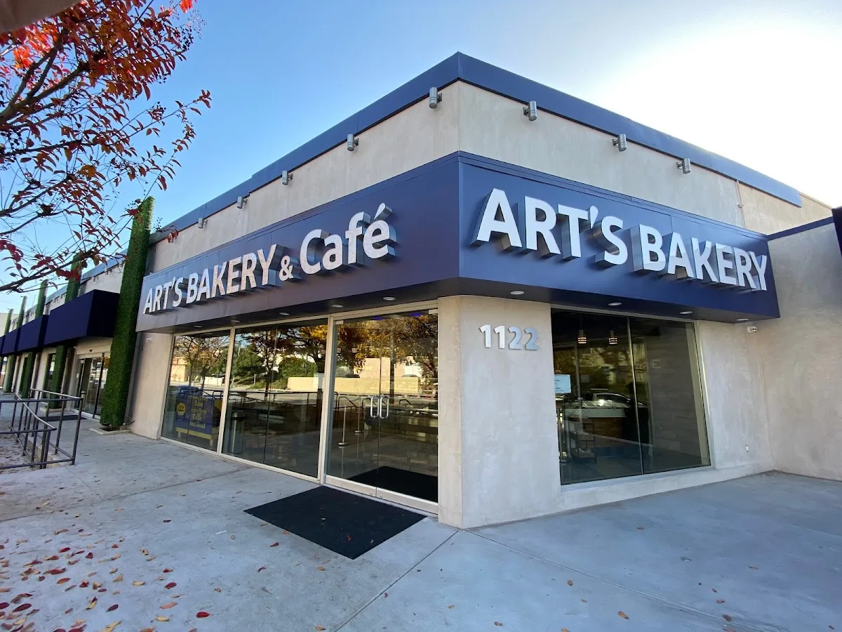 Art's Bakery & Cafe