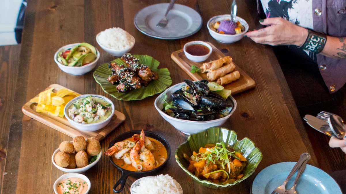 Bayan Ko Diner