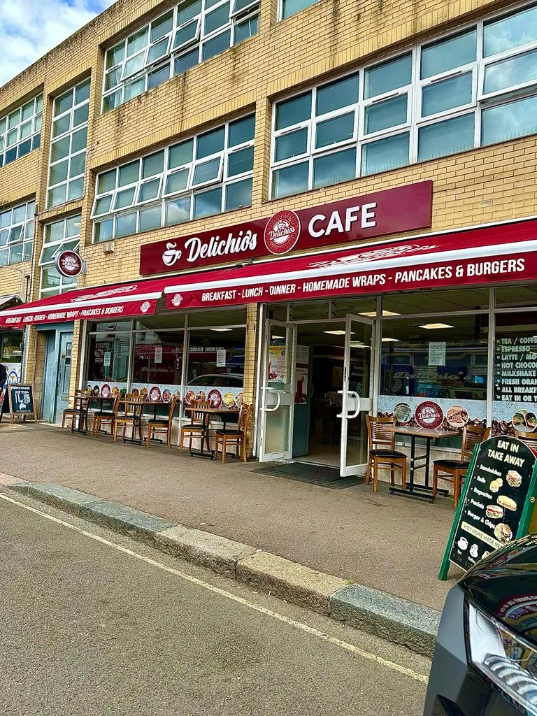 Delichio’s Cafe and Dinner