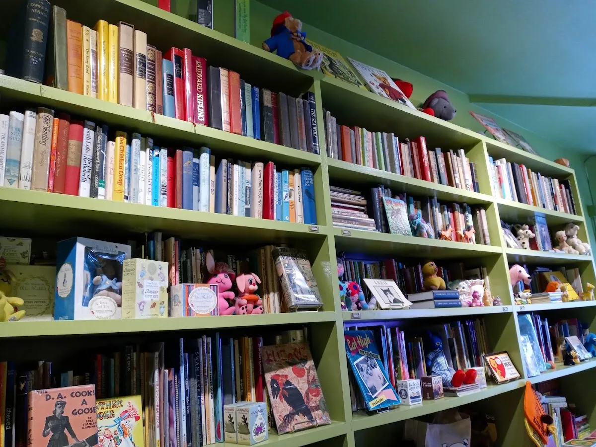 Pillow-Cat Books