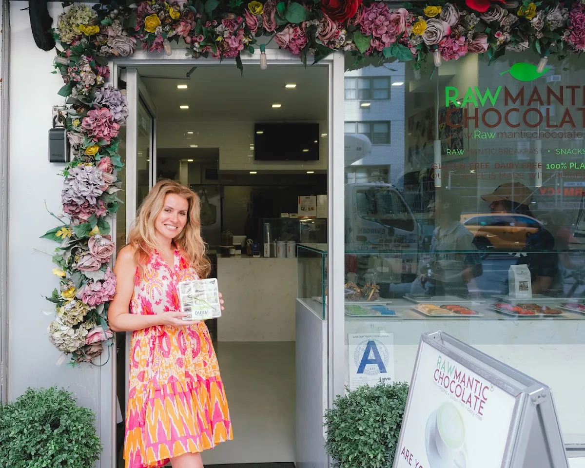 Rawmantic Chocolate | Dubai Chocolate Sugar-Free Vegan Chocolatier