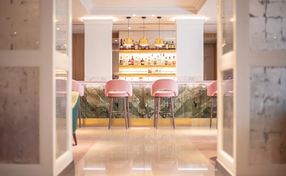 The Hedgerow Bar