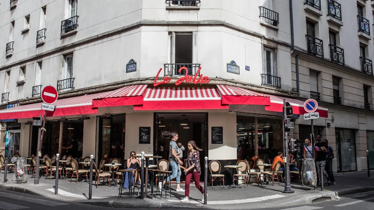 Le Sedaine Bar