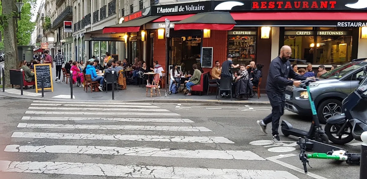 La Belette Qui Tète