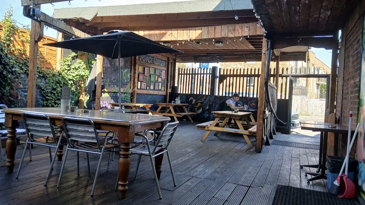 The Garden House (Kitabevi)