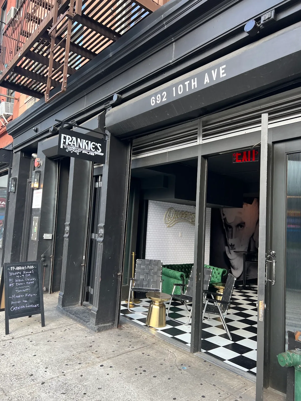 Frankie's Pub