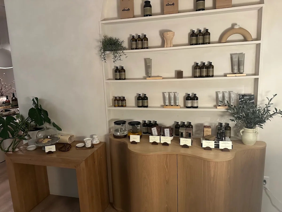 Head in the Clouds : Botanical Head Spa Studio
