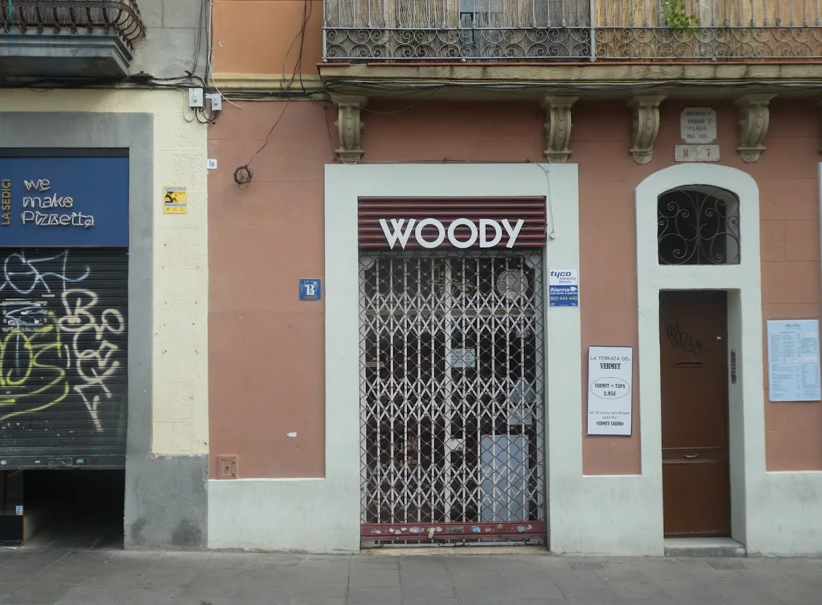 Woody Bar