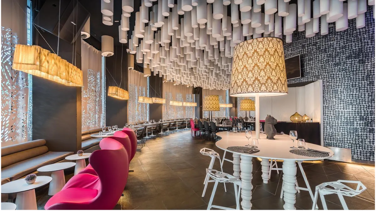 B Lounge