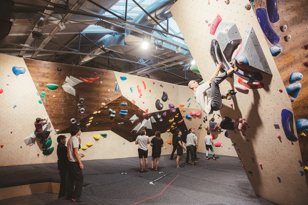 Climbing District Pont De Neuilly