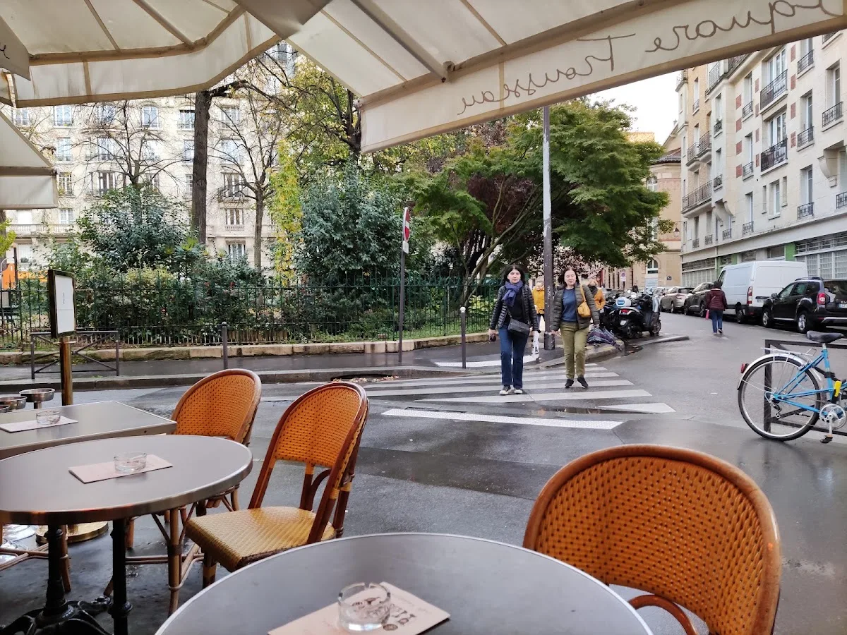 Le Square Trousseau