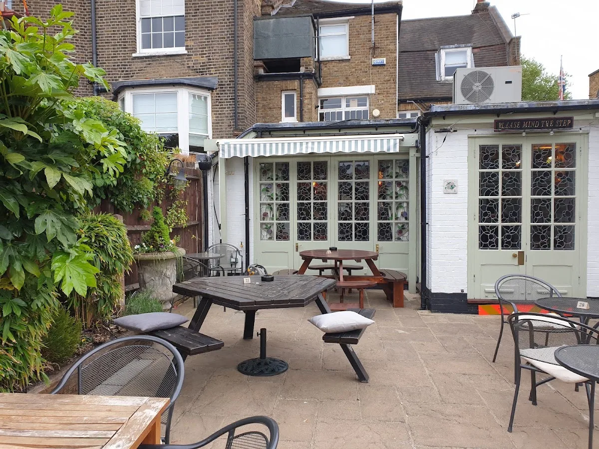 The Plume of Feathers
