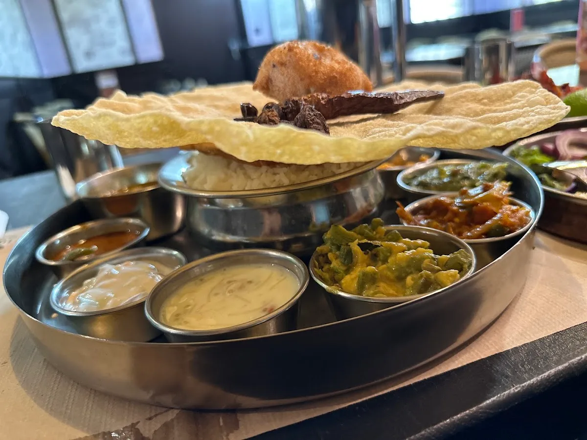 MEENU'S