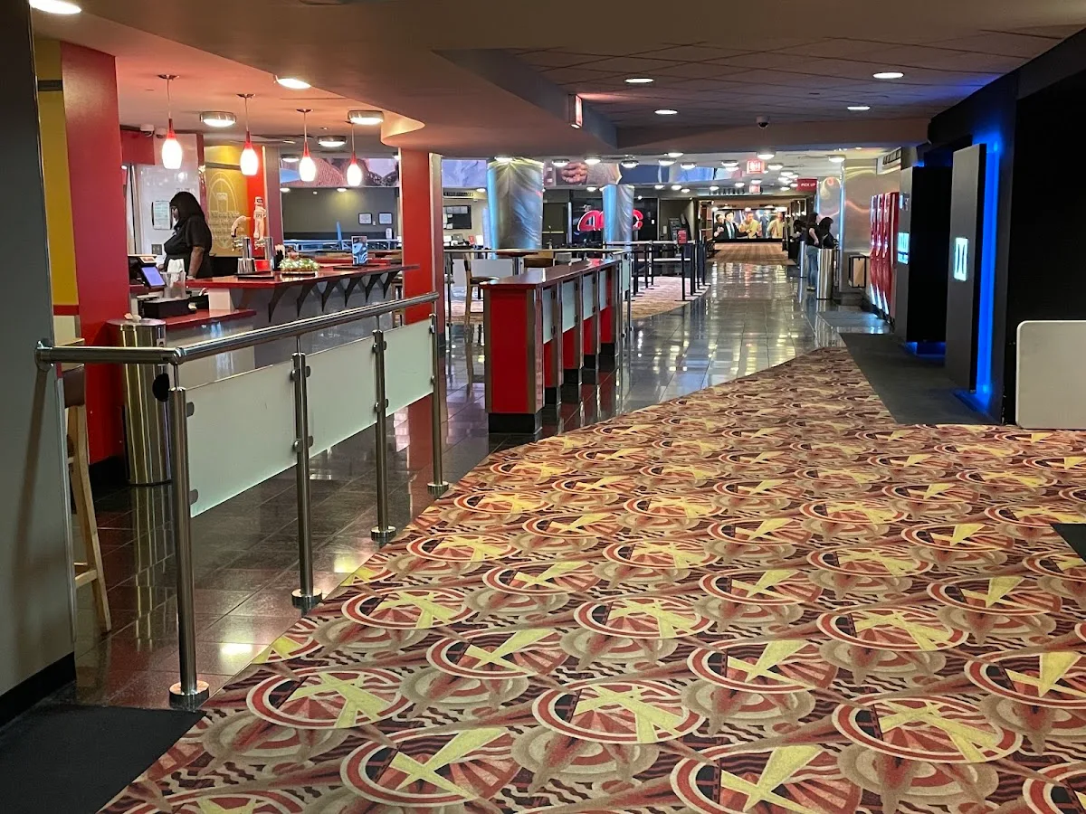 AMC River East 21