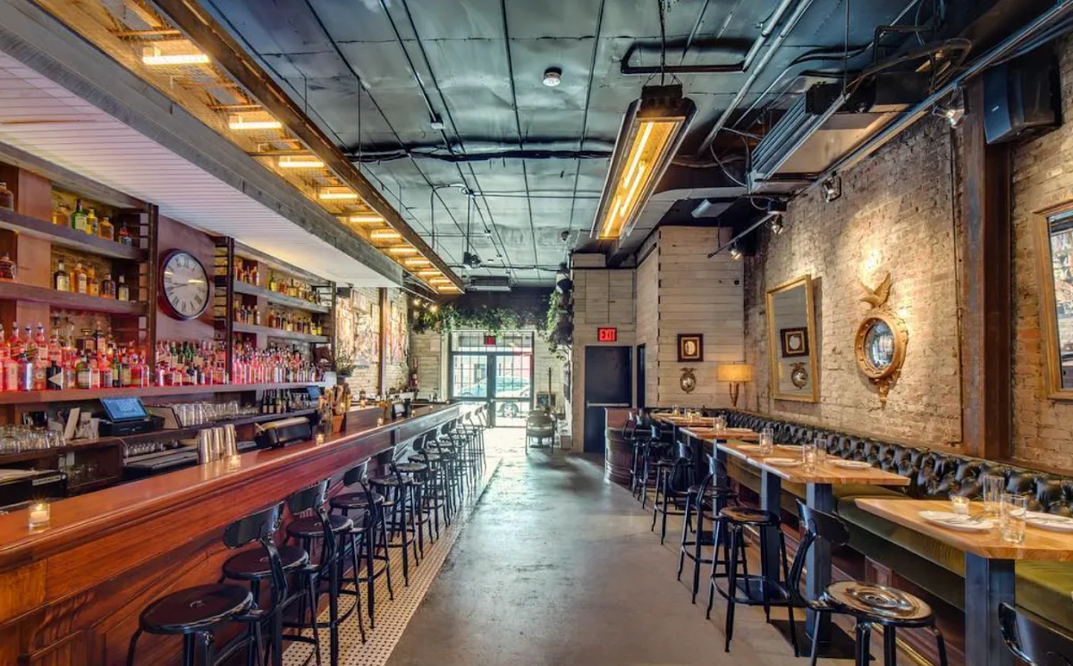 Bee's Knees Cocktail Bar