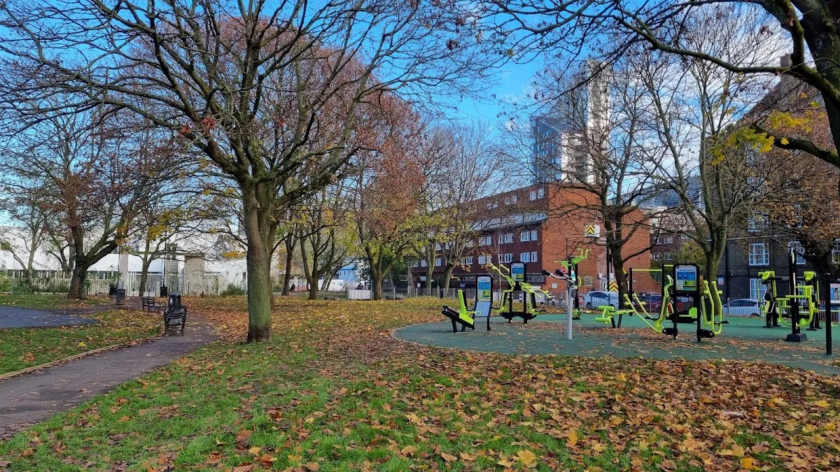 Polygon Road Outdoor Gym