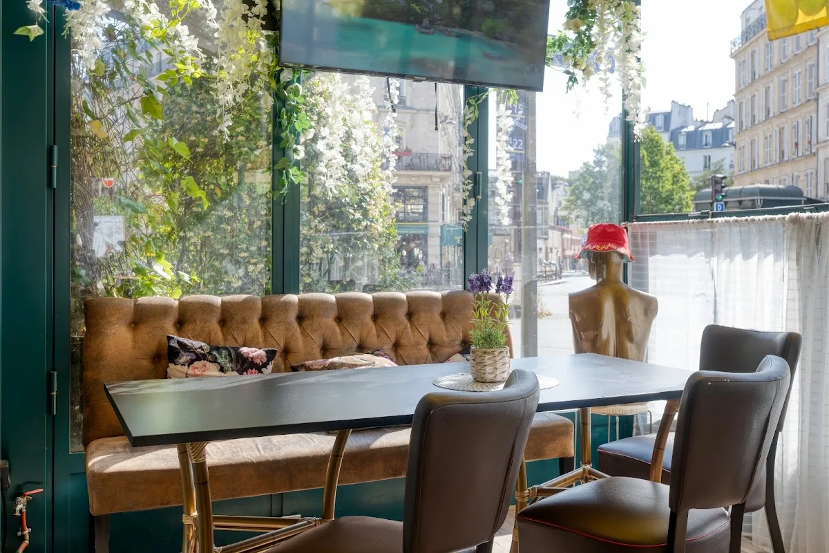Le Café Parisien