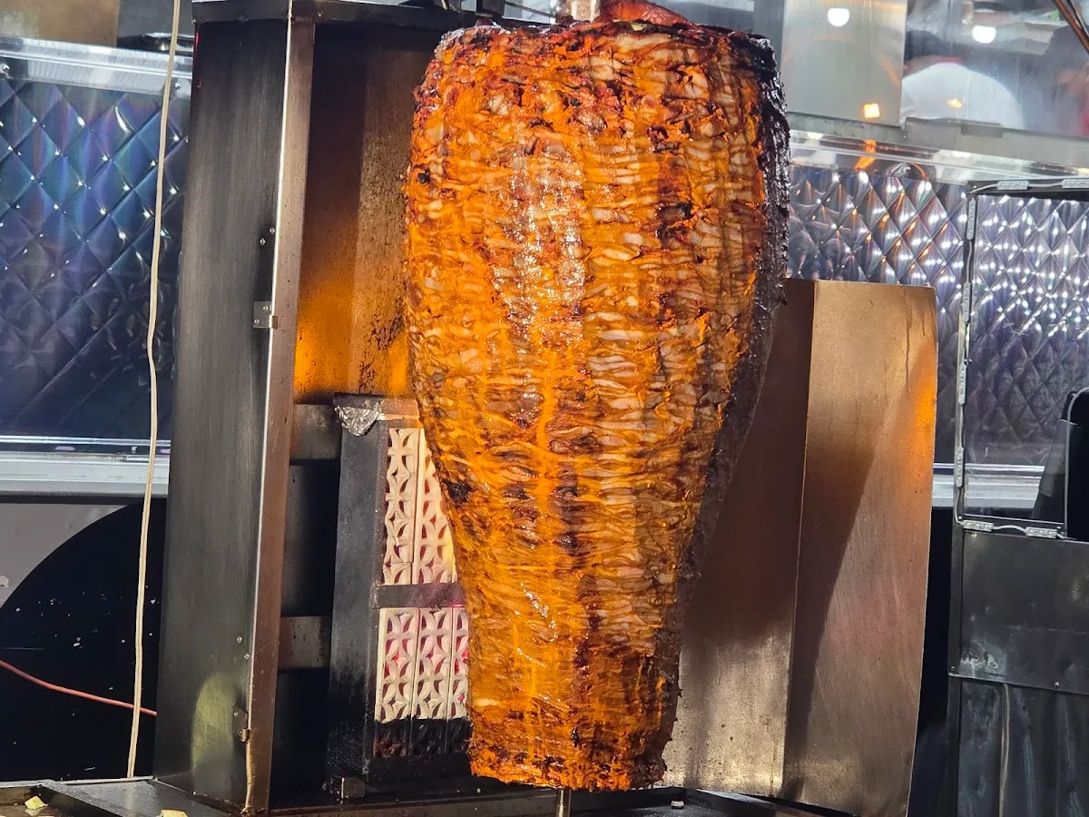 Leo's Tacos Truck