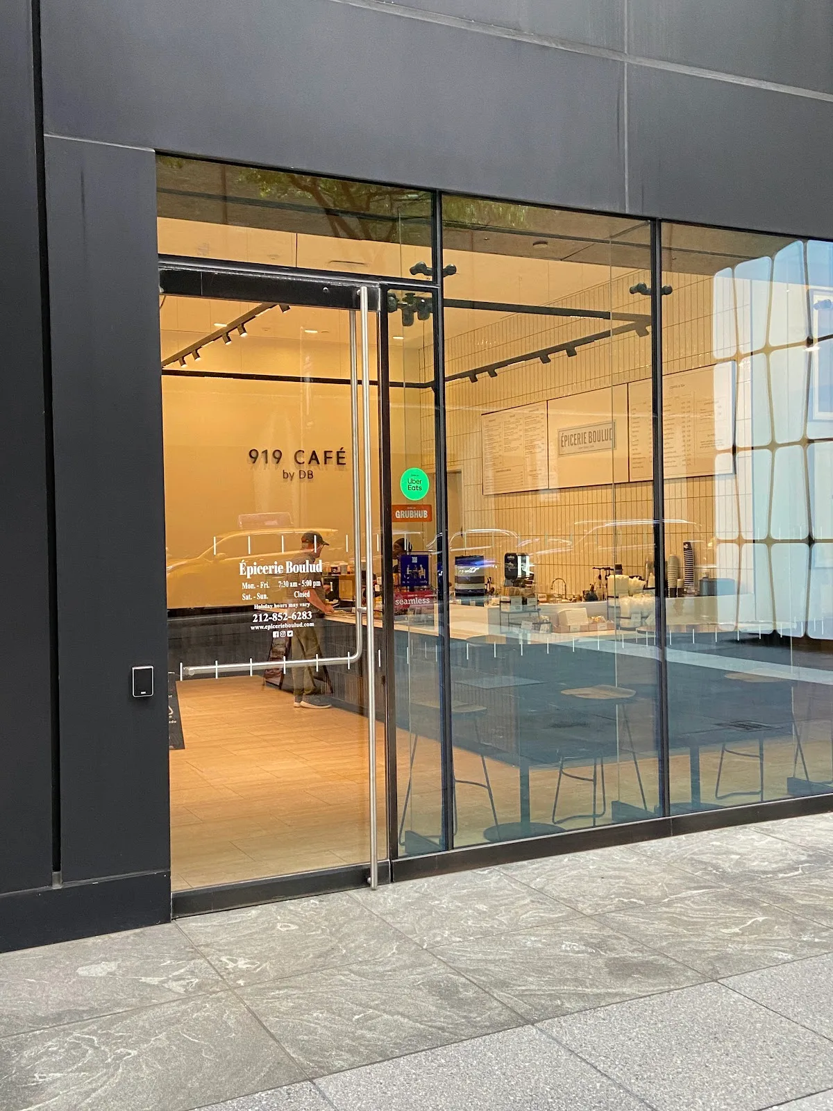 919 Cafe by db