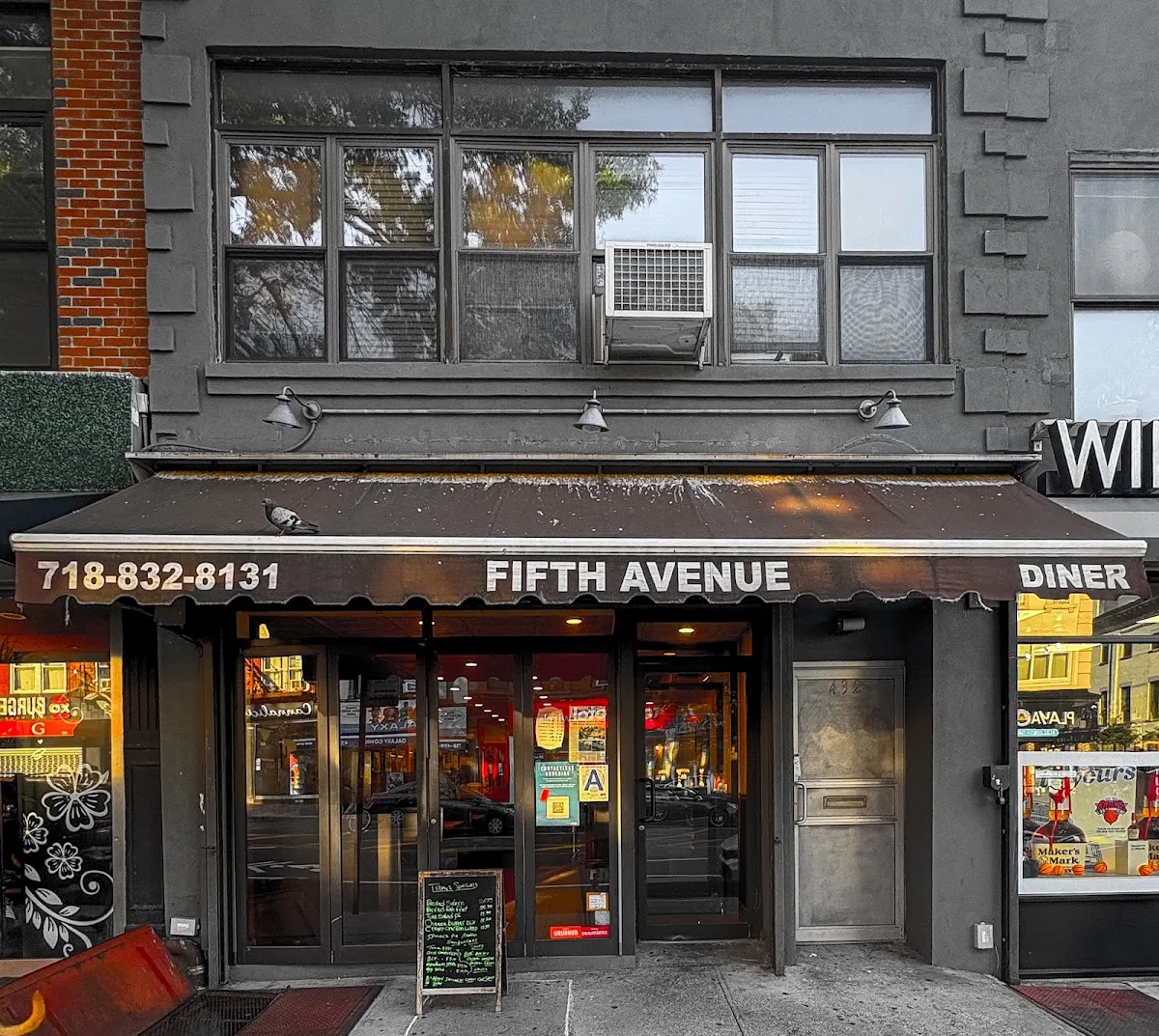 Fifth Avenue Diner
