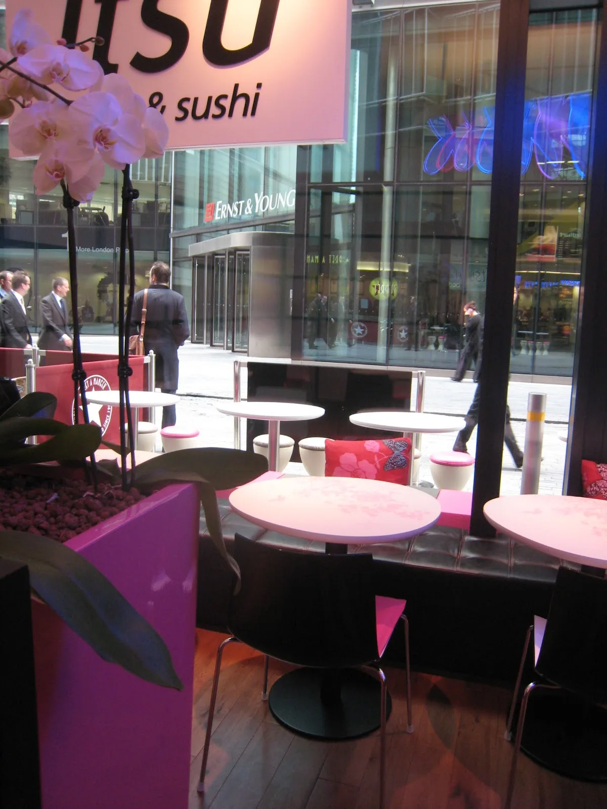 itsu - More London, Tower Bridge